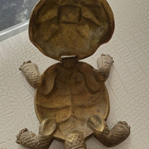 Bronze turtle box like new