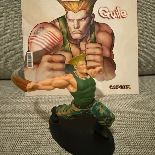 Street Fighter DeAgostini collectible figure like new, scale 1:18