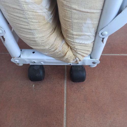 Folding bed with wheels and mattress used, very good condition