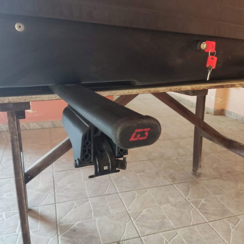 G3 Spark 400 Nero roof box with G3 roof bars