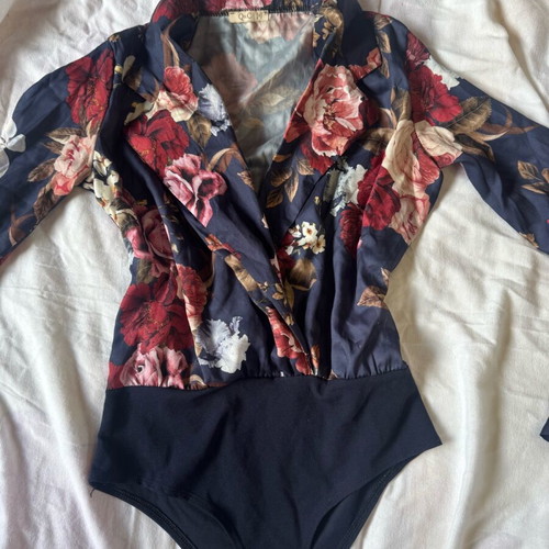 Floral bodysuit blue like new, size S