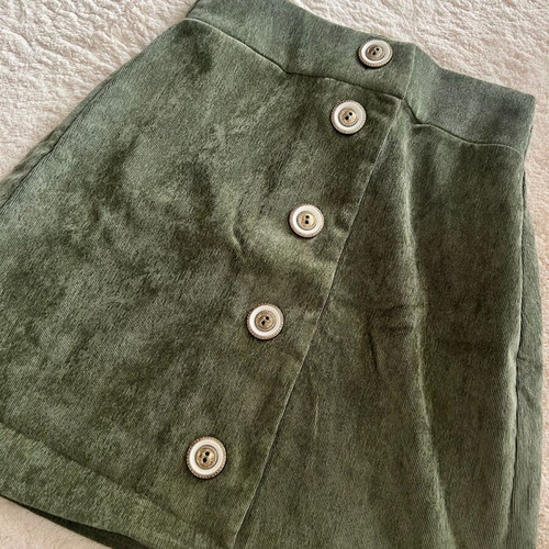 Mini skirt new size S green Aitheras Clothing
