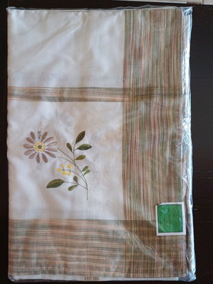 Tablecloth new 1.35×1.80 in original packaging