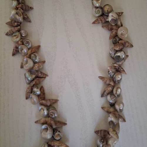 Shell necklace used, beige, 55 cm with clip closure