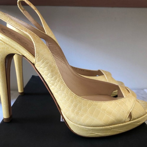 Casadei Slingback Heels Croc Effect Size 40 Fits 39 Cream Yellowed Used