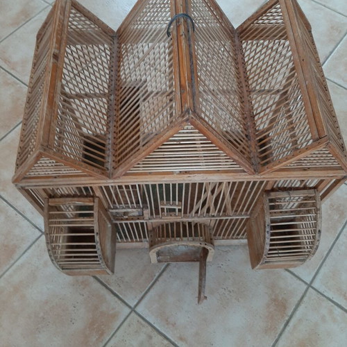 Wooden Birdcage used with feeder and perches
