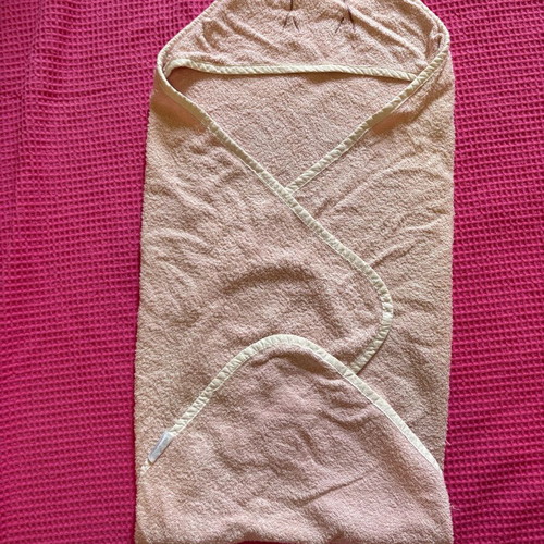 Ok Baby Baby Bath Tub like new with pink baby towel gift