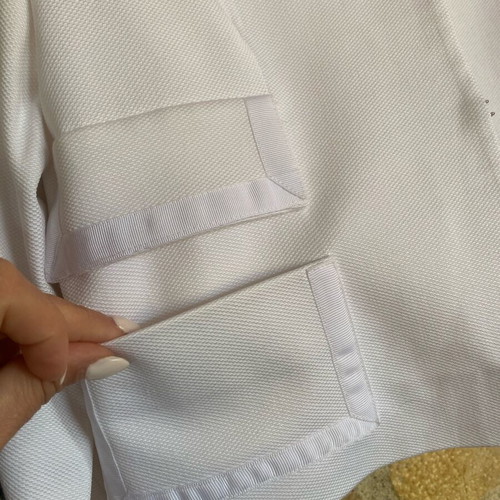 Joanna women's short white jacket like new