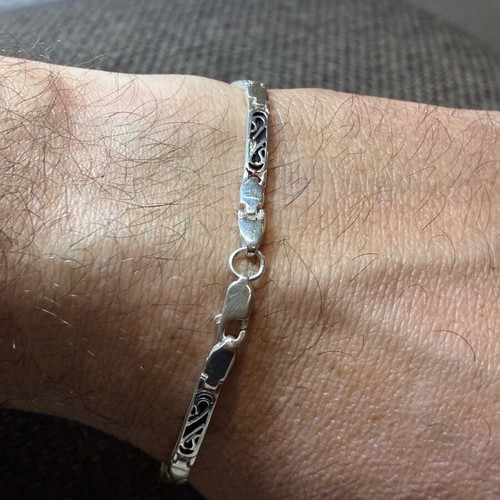 Men's silver bracelet like new