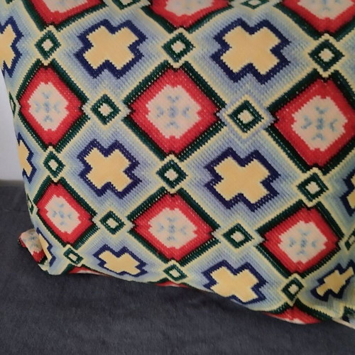 Embroidered pillowcase hand-made like new, 60x50 cm