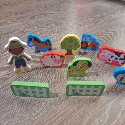 Wooden Construction Blocks Set mixed farm figures 10 pcs like new
