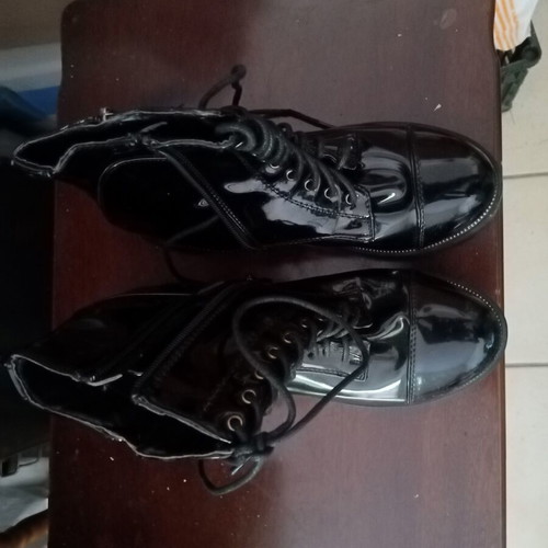 Patent leather ankle boots size 37, black with laces and zipper