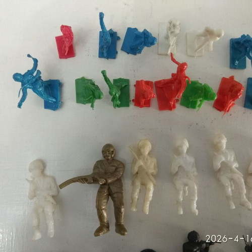 Military figure collection like new, various scales