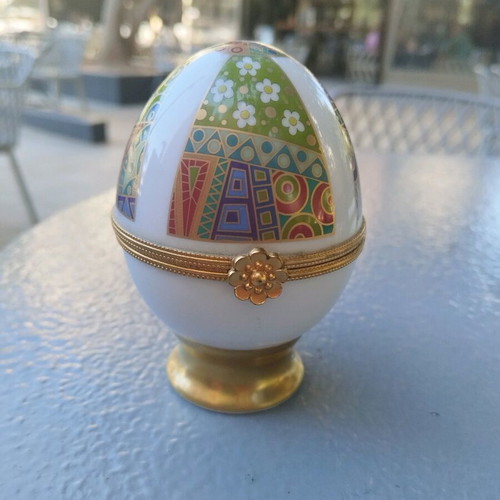 Vintage collectible Raynaud Limoges egg for Zerteo like new
