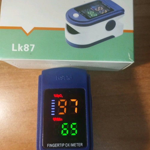 Fingertip pulse oximeter like new with fast display