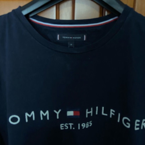 Tommy Hilfiger shirt size M like new