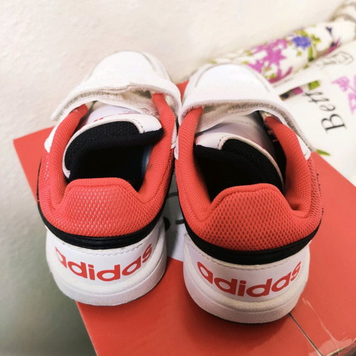 Adidas kids athletic shoes used, white with red, size 28