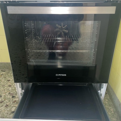 Pitsos oven like new with two baking trays and active warranty
