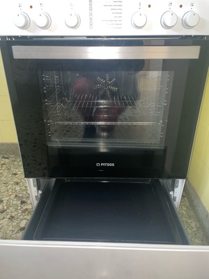 Pitsos oven like new with two baking trays and active warranty