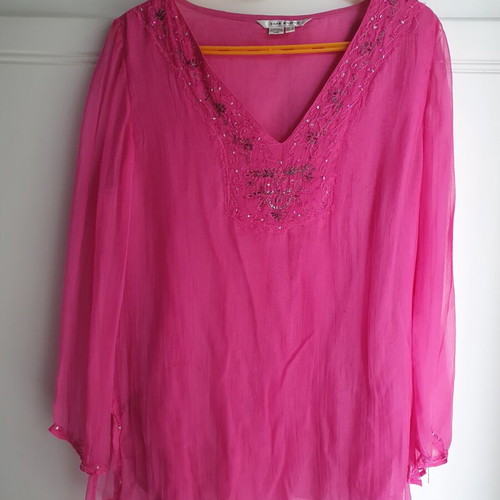 Zara tunic medium used, airy with cotton lining, embroidered fuchsia