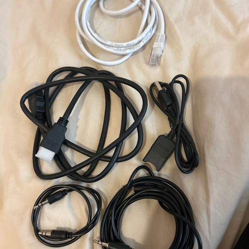 Aux and internet cables like new with HMD