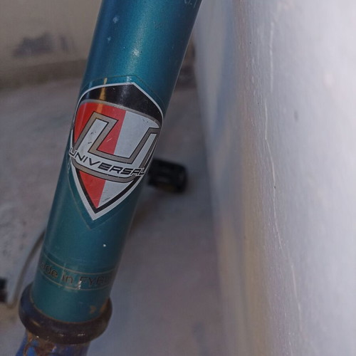 26-Inch Bicycle Frame used, green with minor rust