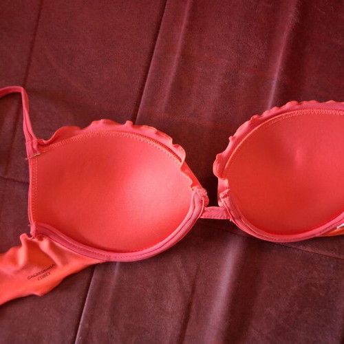 Calzedonia bikini top like new, size S-M, red