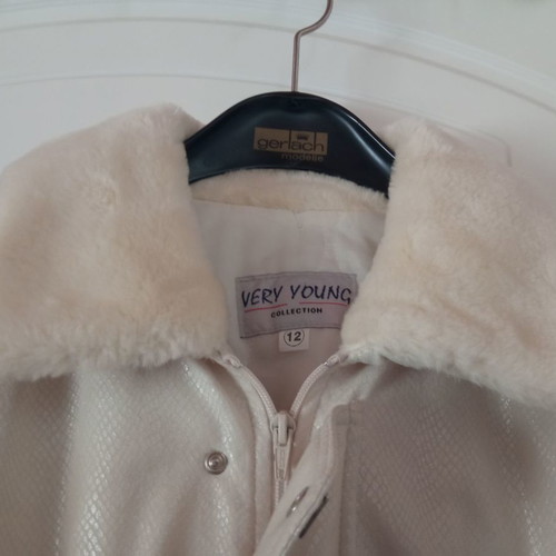 Girls' jacket size 12 used, white with faux fur cuffs and collar