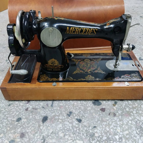 Antique Handheld Sewing Machine like new from 1960