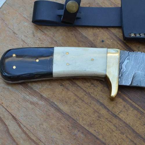 Custom Made Vintage Damascus Collectable Hunting Knife from The Eagle Collect 5747