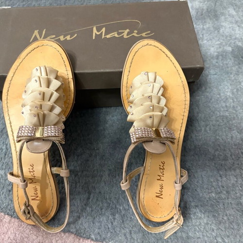 New Matic flat women's sandals used, beige, size 37