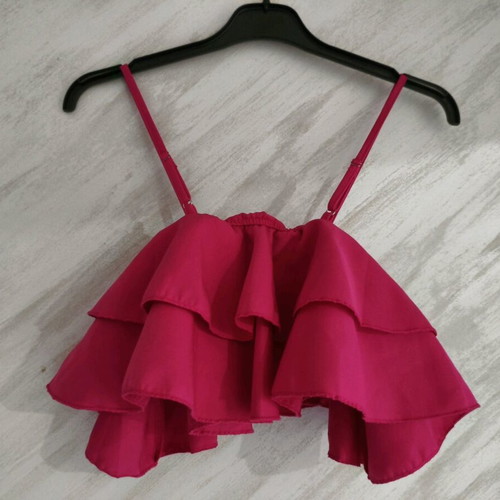 Fuchsia crop top Shein like new, size Small with ruffles