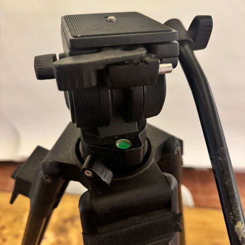 Cartoni Video Cine tripod used with Diat 5P metal head and case