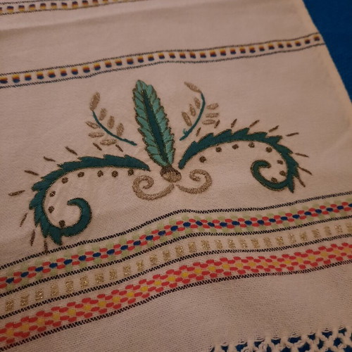Handmade table runner set with gold thread embroidery