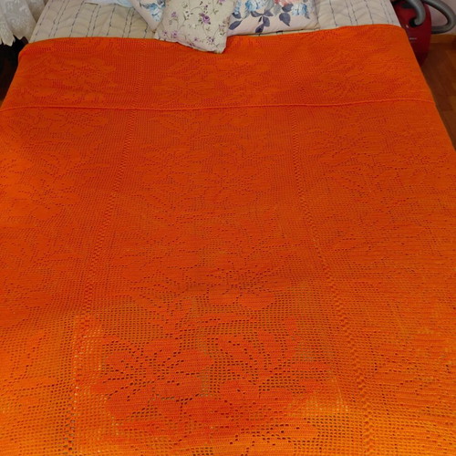 Handmade quilt like new, wool and synthetic