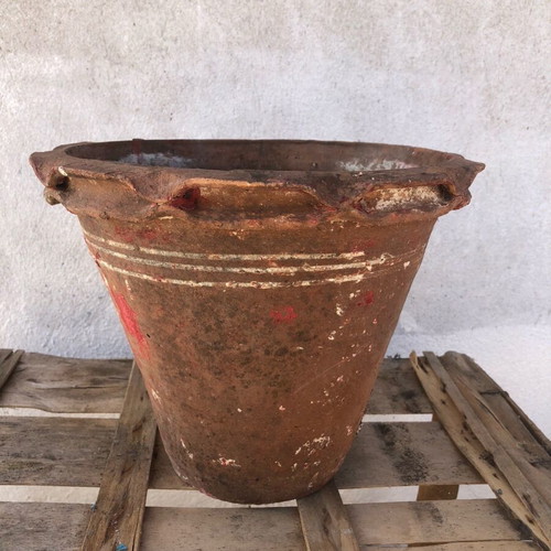 Terracotta flower pots used, set of two with double-lipped rim