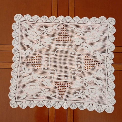 Crochet piece like new