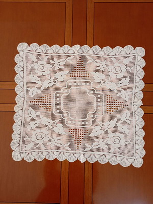 Crochet piece like new
