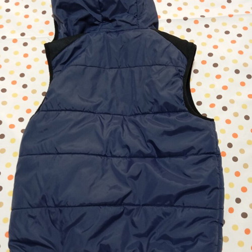 Sleeveless vest for 3 years old, unisex, like new, very warm