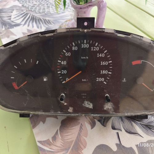 Nissan Micra K11 speedometer