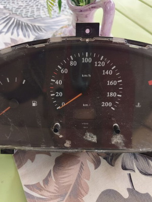 Nissan Micra K11 speedometer