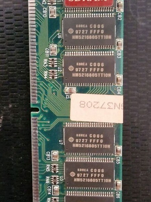Vintage RAM 32MB SDRAM PC100 168-pin used, Hitachi 1997
