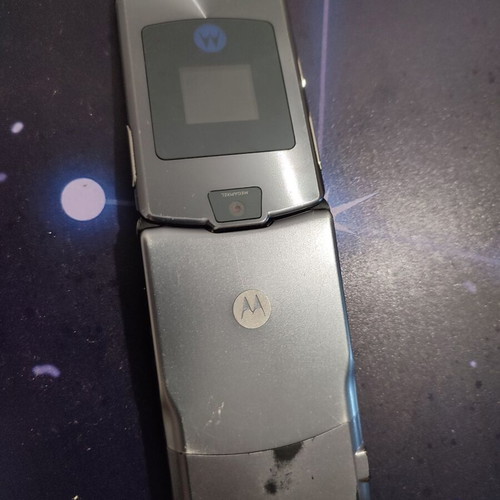 Motorola RAZR V3 used, does not power on or charge