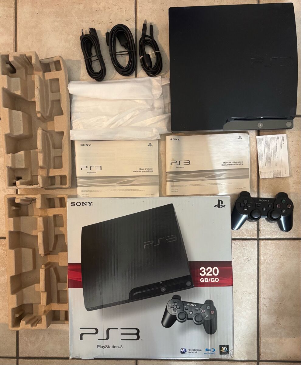 PlayStation 3 Slim 320GB PAL used with… - € 159,99 - Vendora.cy