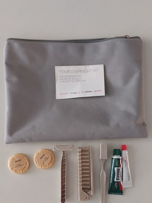 Collectible Lufthansa Group Overnight Travel Kit new