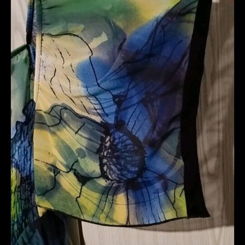 Garantie asymmetrical blouse like new