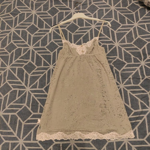Lace nightdress like new, grey with pink details, size small