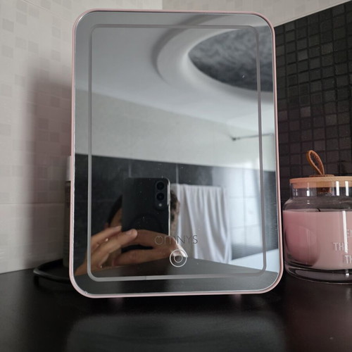 Omnys SCP-4 Skin Care Mini Fridge 4 Lt like new, pink design
