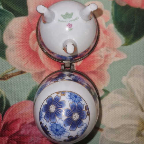 Limoge porcelain decorative egg like new, collectible