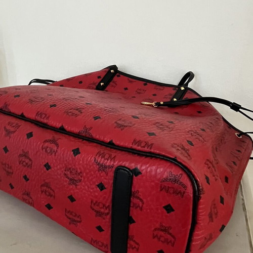 MCM Anya shoulder bag like new, red
